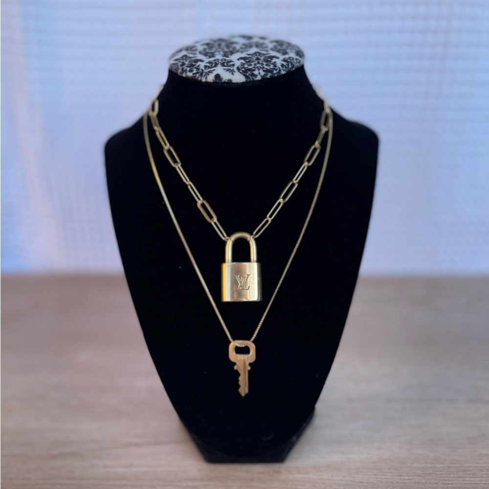 LV lock and key necklace #323